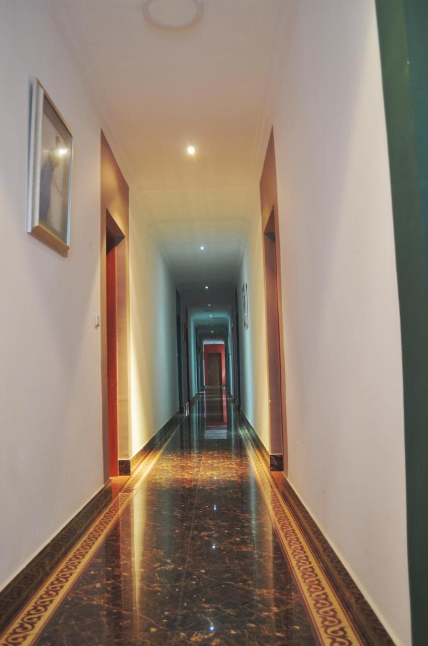 Anouk Hotel Антананаріву Екстер'єр фото